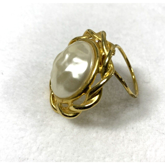 Vintage Scarf Holder Clip Goldtone White Round Center Estate Jewelry - Picture 3 of 5